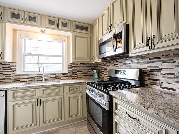 3rd image of 5735 Brouse Ave