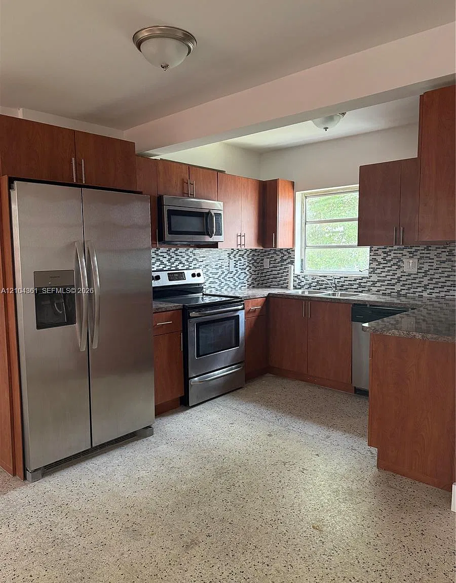 Coral Way Center Amd — Photo 4