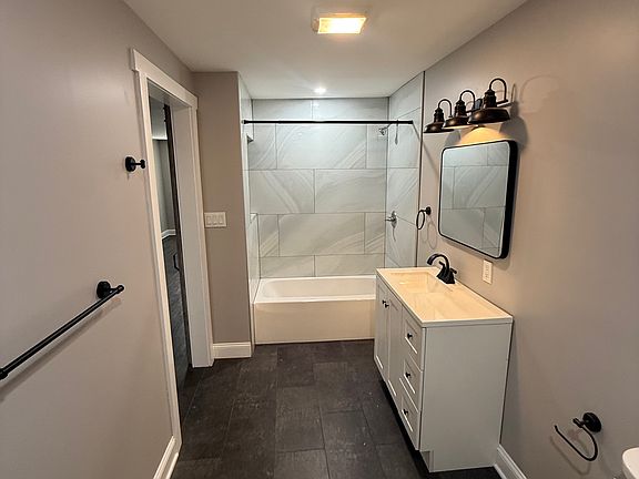 4th image of 1494 Broadway #B