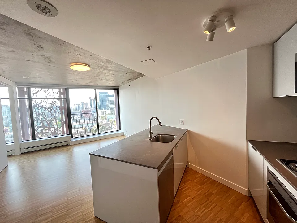 128 W Cordova St #2209