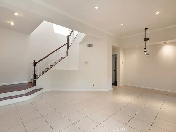23 Willowcrest Ln, Pomona, CA 91766