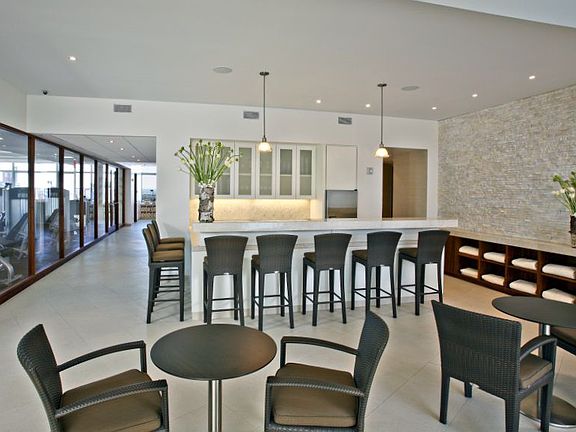 4th image of 30 W 63rd St APT 21L