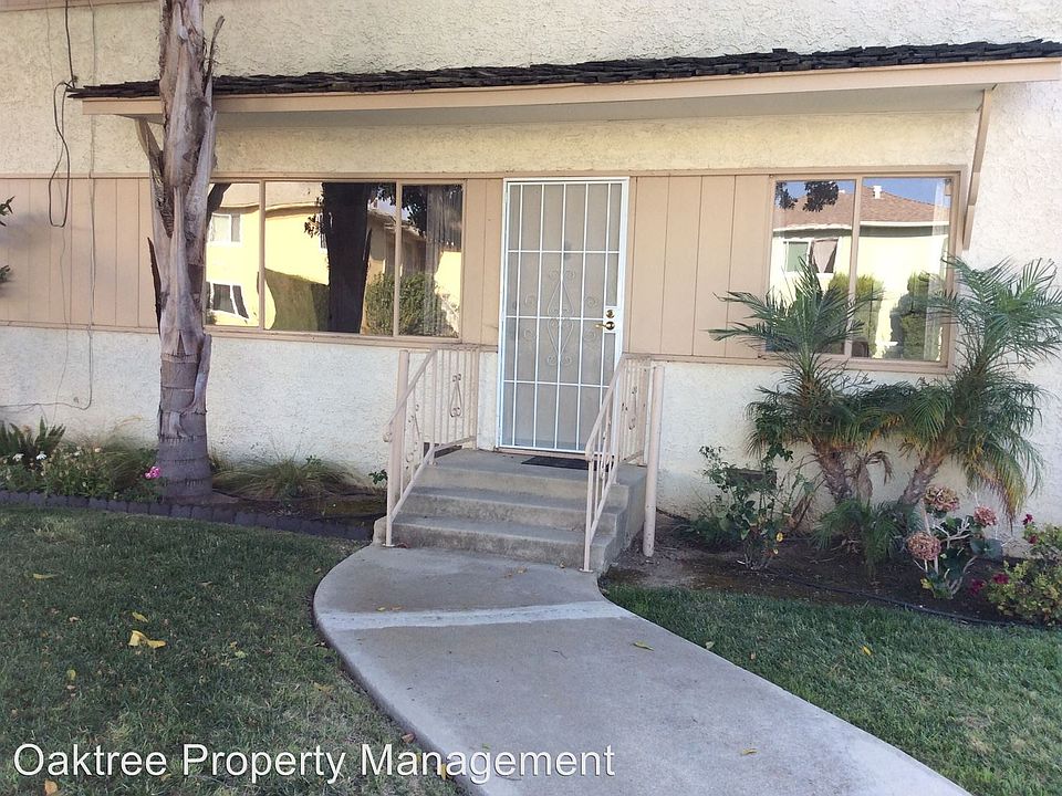 1st image of 2942 Lexington Dr