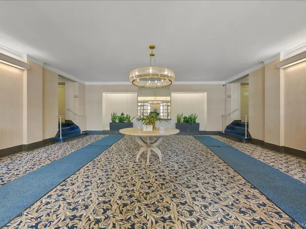 98-120 Queens Boulevard image 25 of 29