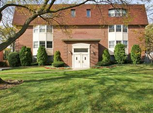 800 Midway Rd UNIT 301, Northbrook, IL 60062