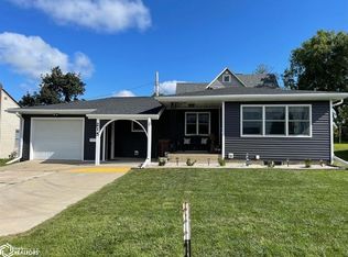 215 4th Ave, Grinnell, IA 50112