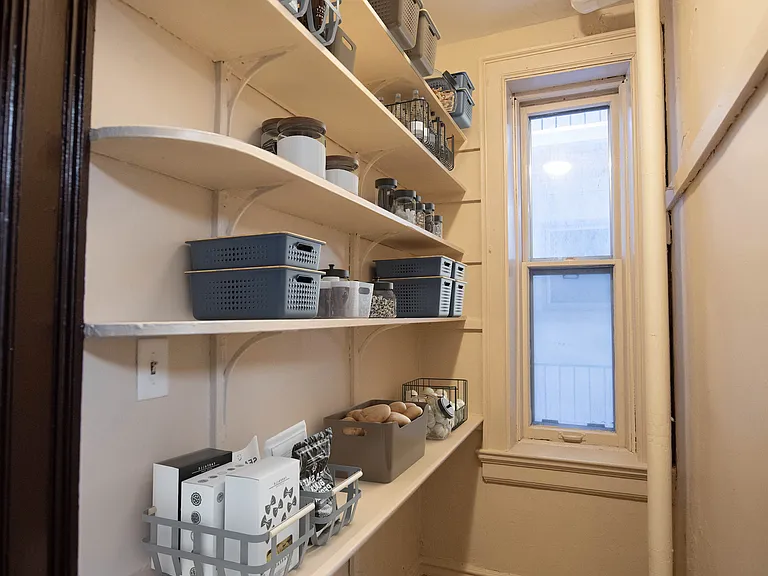 40 Osborne St — Photo 15