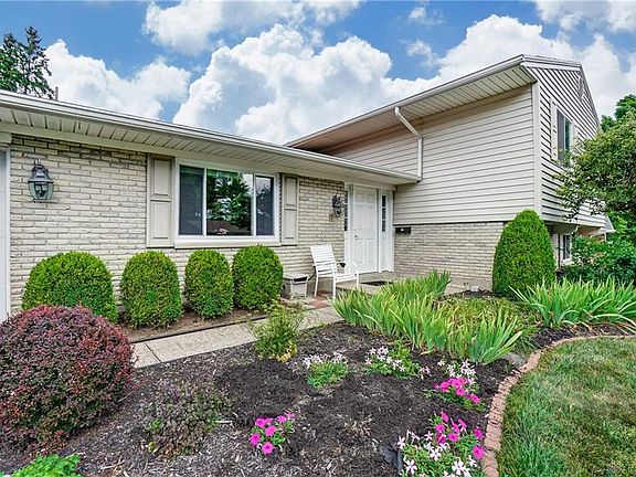 4th image of 2313 Wrenside Ln