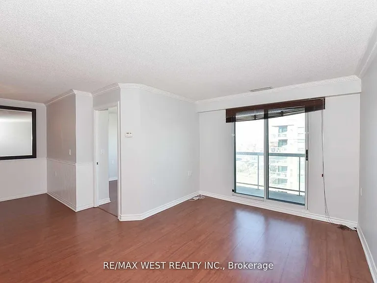 935 Sheppard Ave W #Penthouse 810 — Photo 12