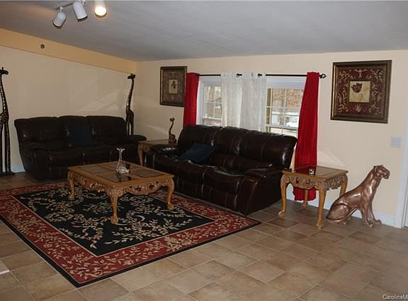 5th image of 333 Sunray Dr