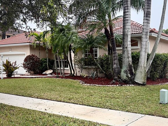 2nd image of 16247 Mariposa Circle S