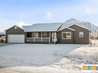 13618 E Field Ln, Palmer, AK 99645