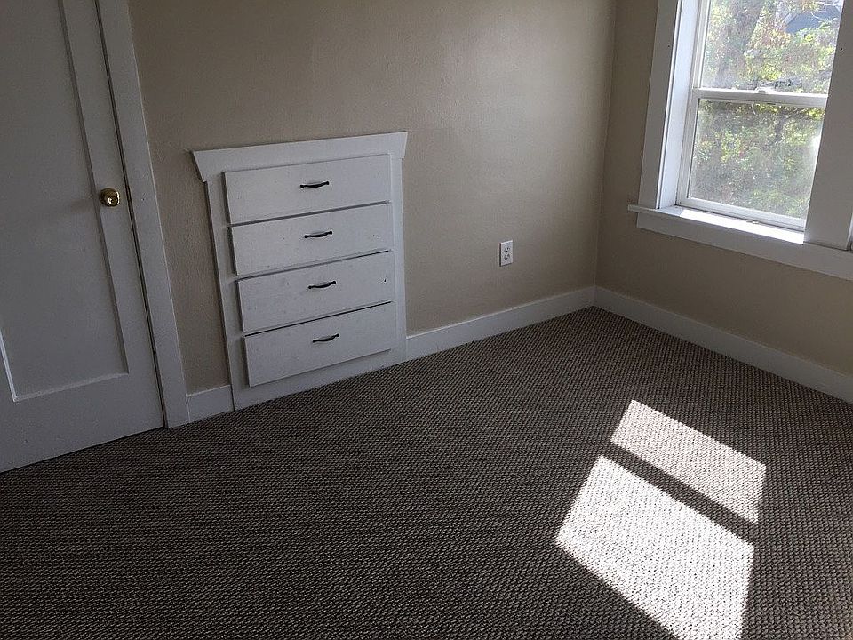 2nd image of 1628 W Mission Ave