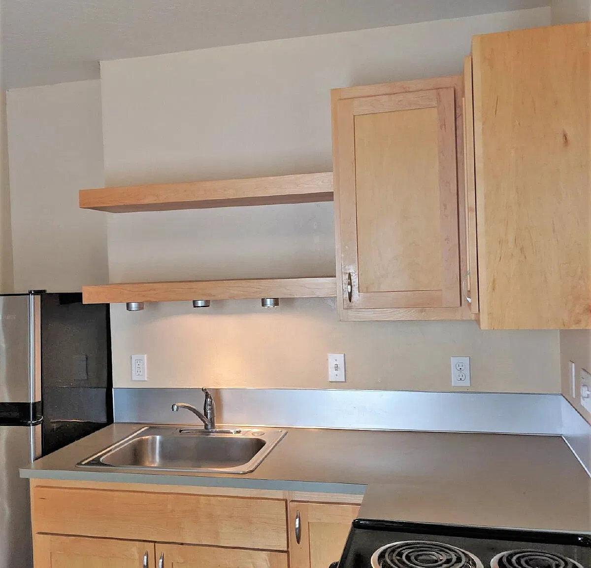 2 bed, 1.0 bath, $1,395 — Photo 2