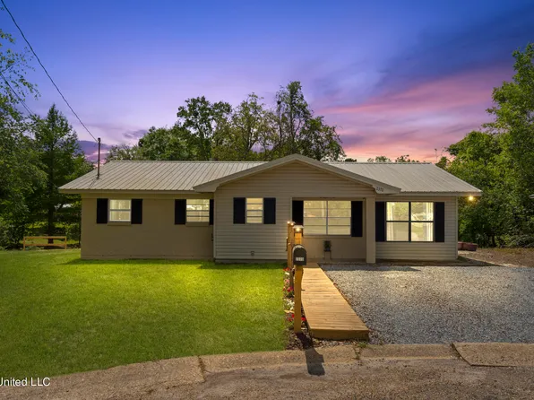 2370 Davidson Rd, Ocean Springs, MS 39564