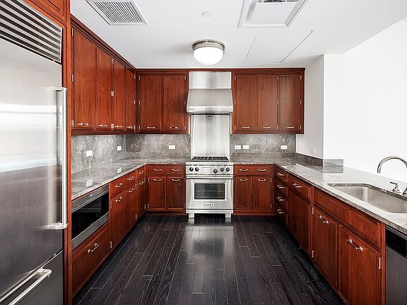 3rd image of 155 W 11th St #10D