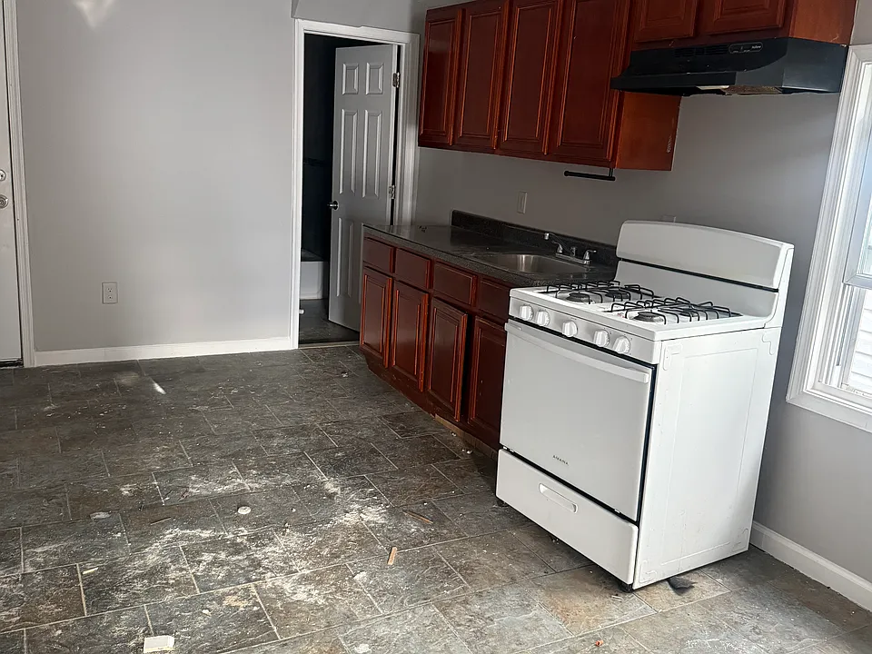 29-31 Alexander St #3