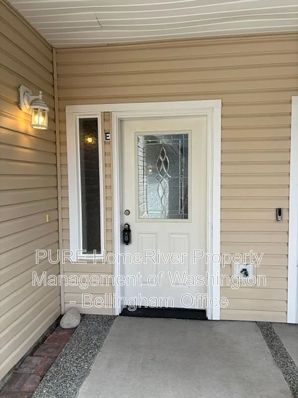 2 bed, 2.0 bath, 1374 sqft, $2,350 — Photo 2