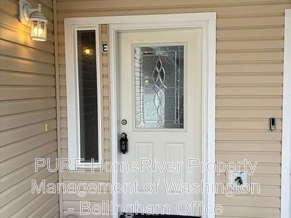 2nd image of 3301 Park Ln #E