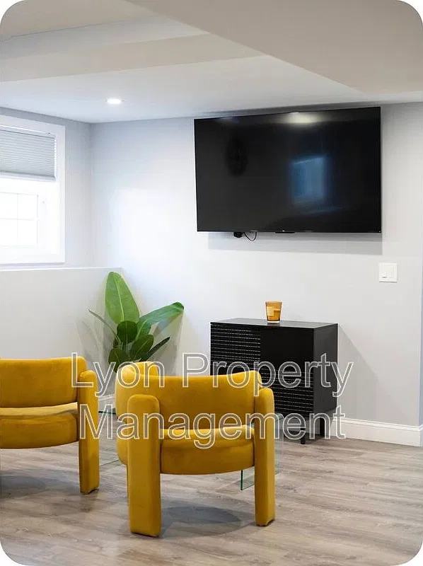 2 bed, 1.0 bath, 950 sqft, $2,250 — Photo 4