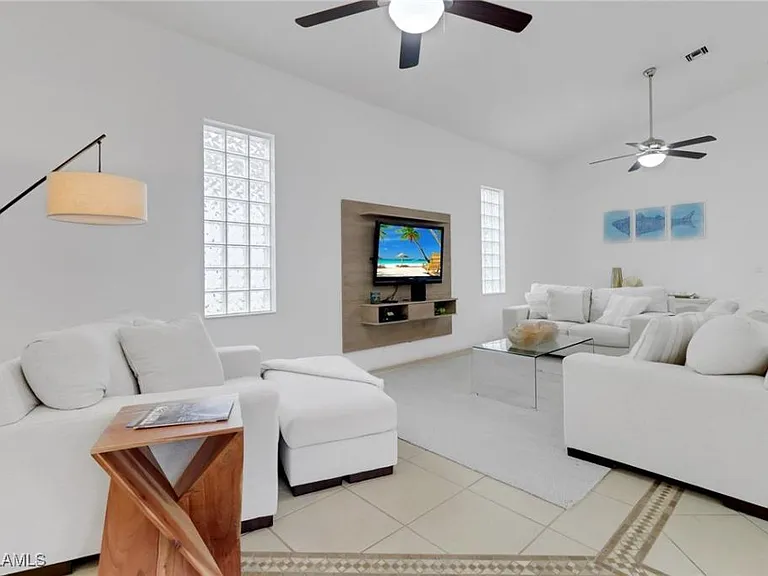 9521 Mariners Cove Ln — Photo 3