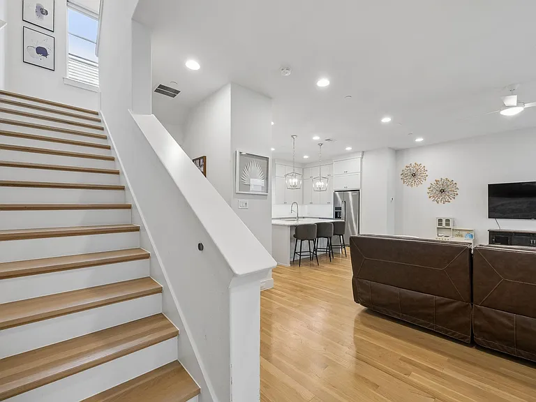 2715 Kimsey Dr #102 — Photo 27