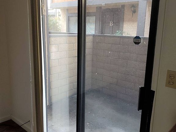 2nd image of 350 E Line St Unit J