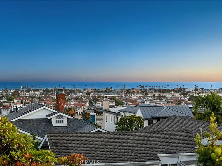 1511 Cliff Dr — Photo 13