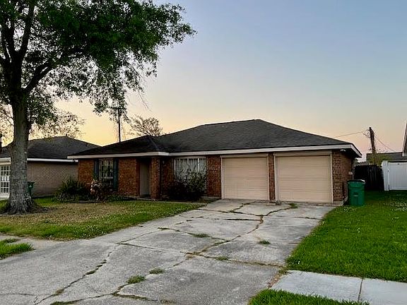 3rd image of 3215 Vine Dr