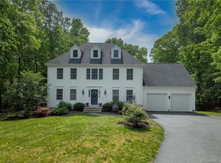 18 Bonny Ln, Clinton, CT 06413