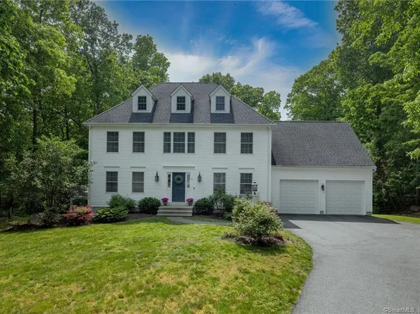 18 Bonny Lane, Clinton, CT 06413