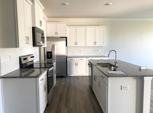 17 Cedar Hill Rd, Hendersonville, NC 28792