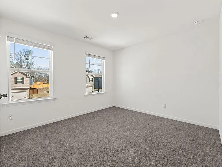 103 Dewitt Dr — Photo 36