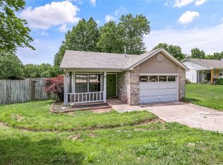 4031 N Old Missouri Rd, Fayetteville, AR 72703