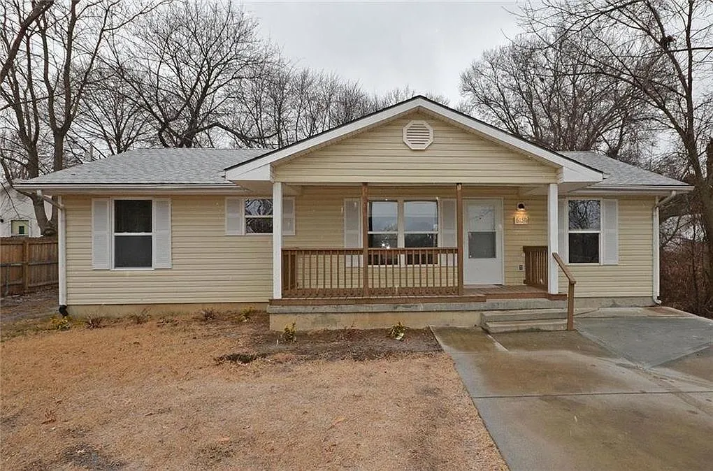 6130 Northeast Vivion Road - 1 — Photo 1