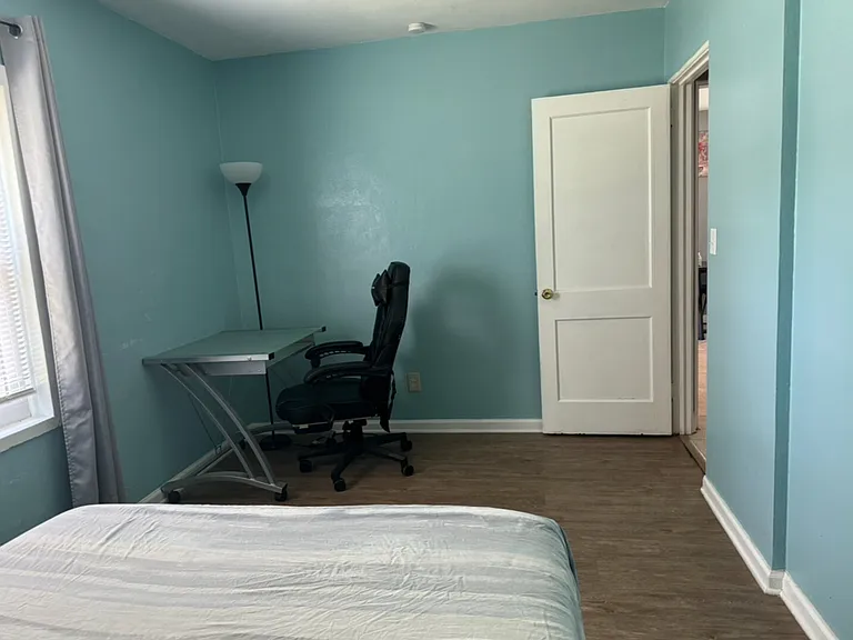 Peach Dr — Photo 5
