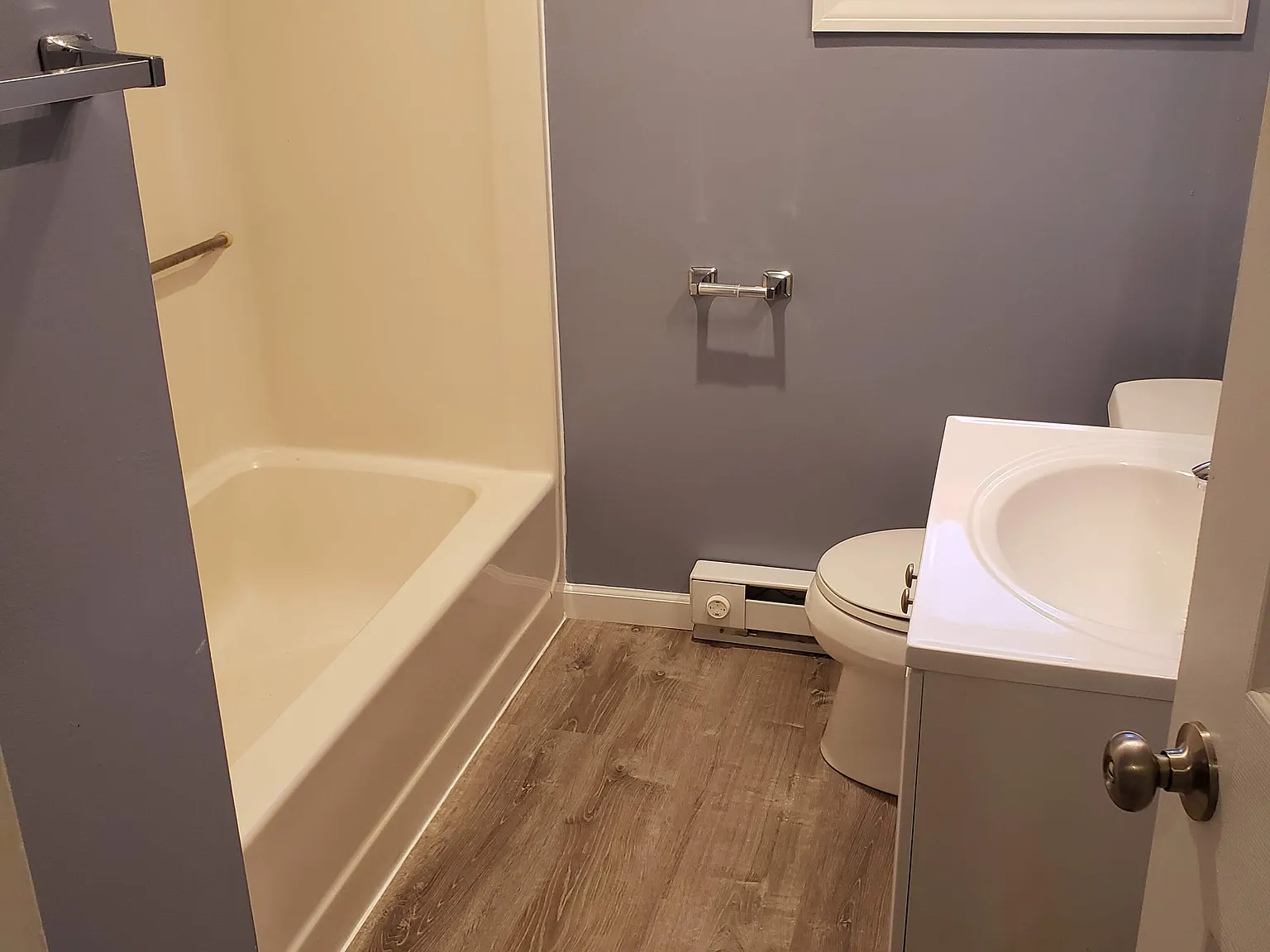 2 bed, 1.5 bath, 1100 sqft, $1,650 — Photo 4