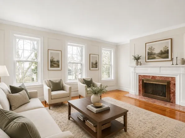 325 Tappan St APT 6, Brookline, MA 02445