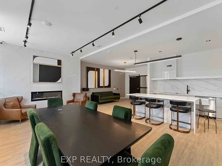 180 George St #2607 — Photo 13