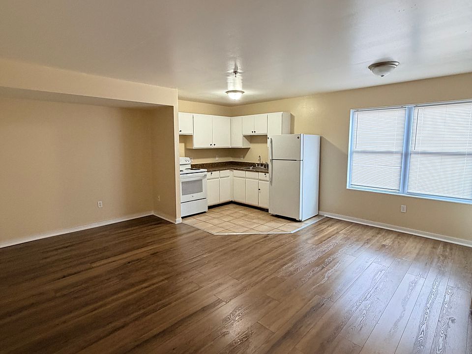 1st image of 143 Sheffield Ave #3B