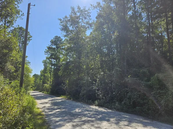 37 Plantation Ln, Defuniak Springs, FL 32433