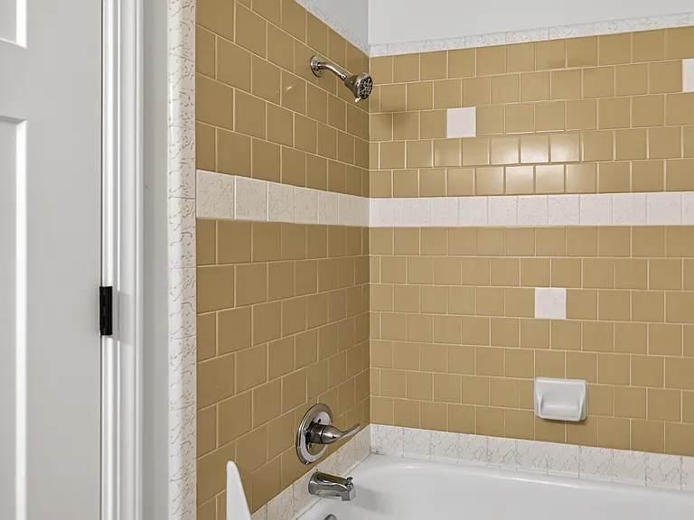 721 N Main St #4 — Photo 18