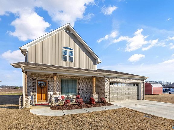 3rd image of 15738 Landview Ln