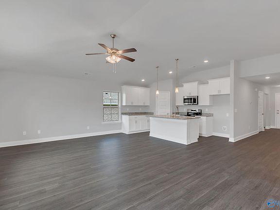 3rd image of 112 Mableton Dr