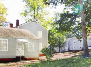 721 W Dolphin St, Siler City, NC 27344