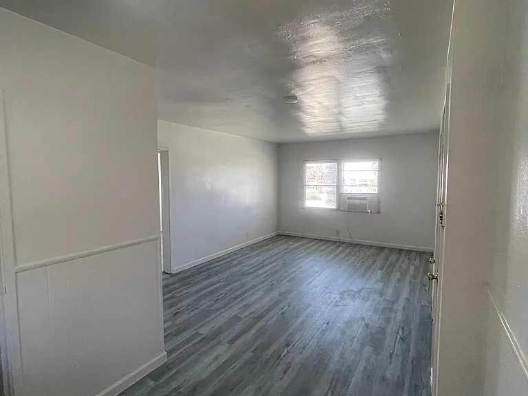 Riverside Townhouse Apartments — Photo 6