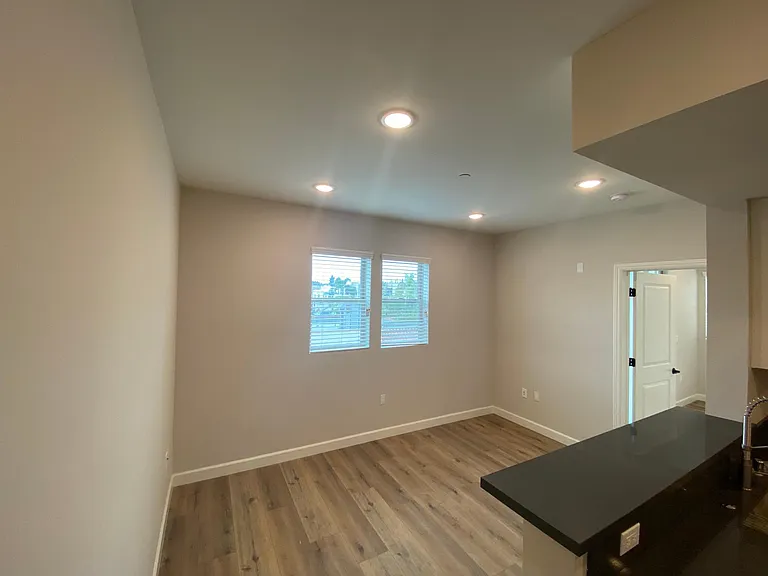 11168 Morrison St — Photo 18