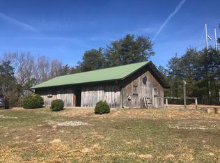 671 Scarlet Oaks Dr, Jamestown, TN 38556