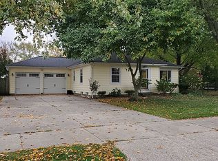 196 E 29th St, Holland, MI 49423