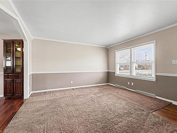 5th image of 106 Hall St